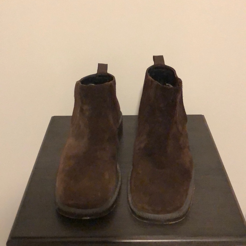 Banana Republic brown suede boots